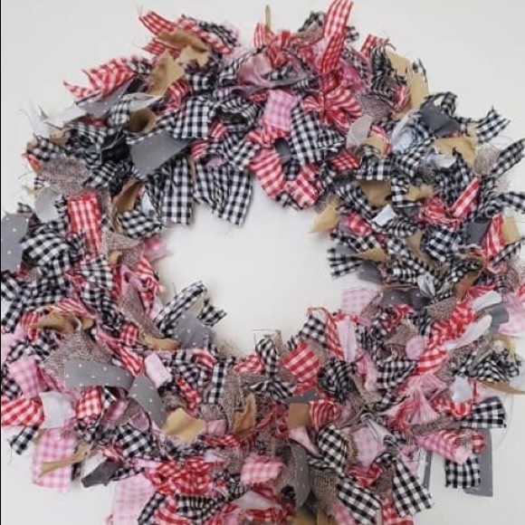 Fabric Wreath - Picture 1 of 1